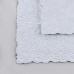 جانماز مدل مخمل شکوه قیطون دوزی نگین دار کد 40 - تصویر 3